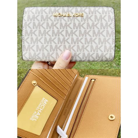 michael kors jet set travel md slim wallet|michael kors vanilla jet set.